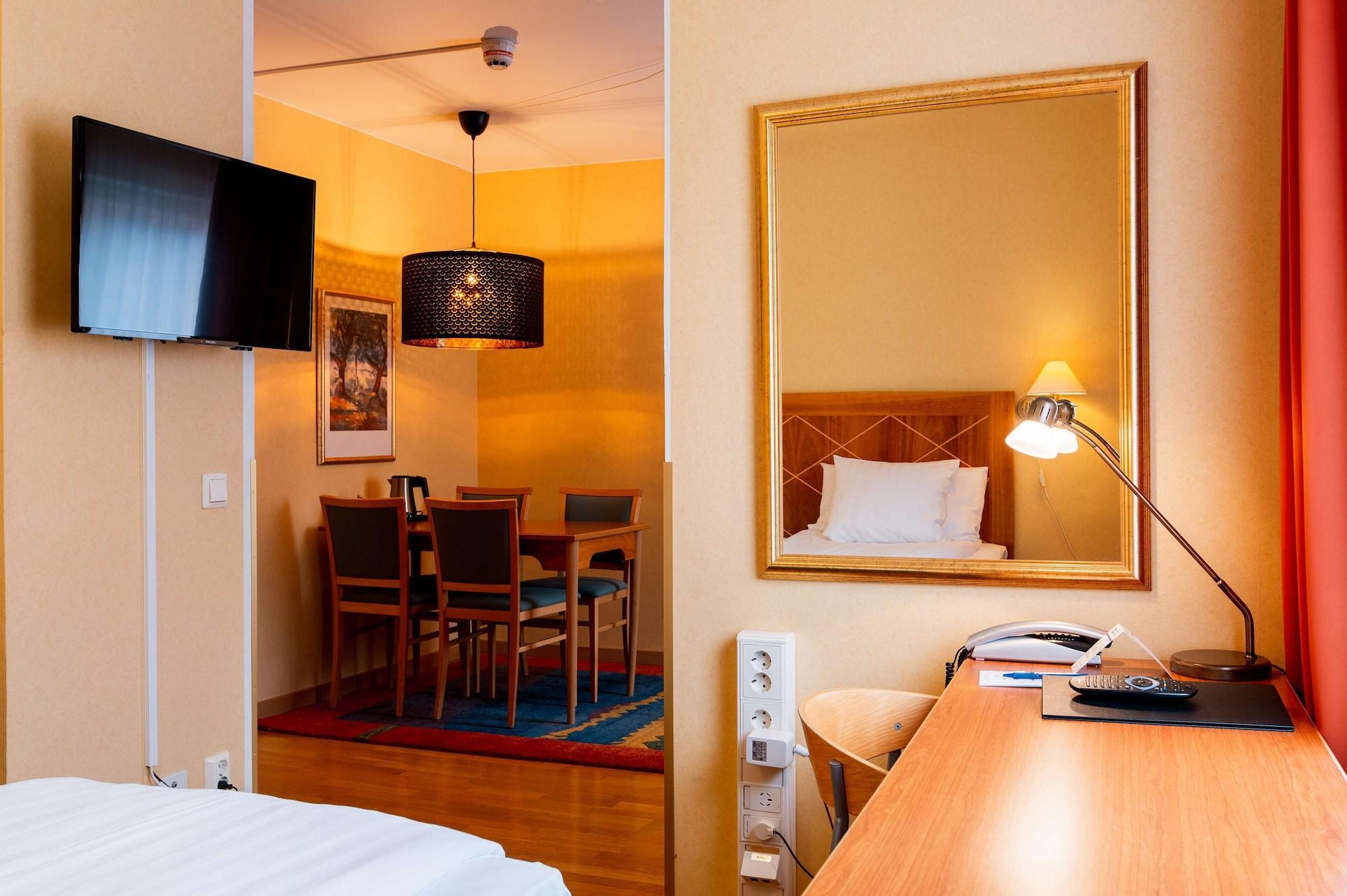 Sure Hotel By Best Western Esplanade Västerås Екстериор снимка